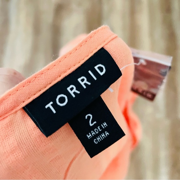 TORRID Papaya Punch Seersucker Button Front Crop Top - Picture 6 of 8